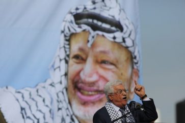 Mahmoud Abbas, Yasser Arafat
