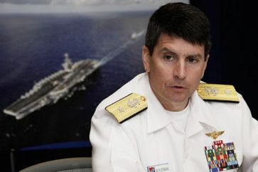 Le vice-amiral, Kevin Donegan, commandant du Commandement central des forces navales des États-Unis