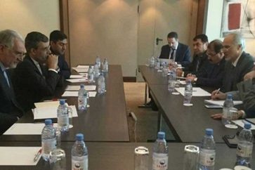Les deux délégations syrienne et iranienne à Astana