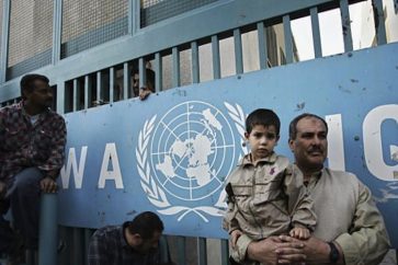 L’UNRWA a été créée par une résolution de l’Assemblée générale des Nations unies en 1949 pour apporter assistance et protection aux réfugiés palestiniens.