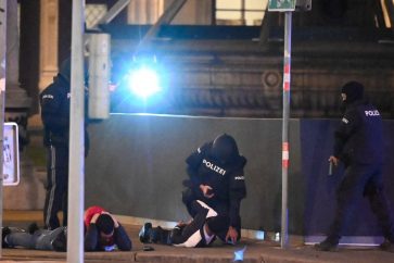 Des fusillades ont fait au moins deux morts en plein centre de Vienne