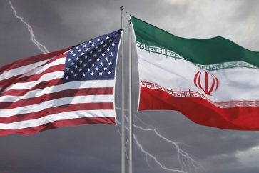 Drapeaux iraniens et américains