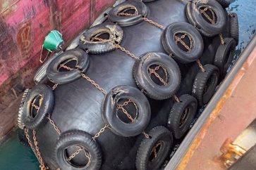 Une mine de 30 kilogrammes attachée à la coque d'un pétrolier découverte près du port de Faw.
