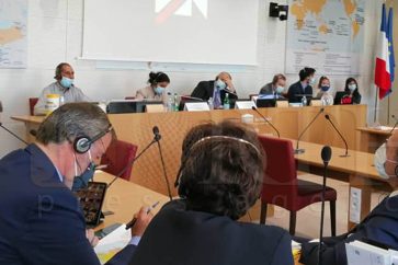 La délégation kurde syrienne lors de sa rencontre avec la Comission des Affaires étrangères du Parlement français le 19 juillet