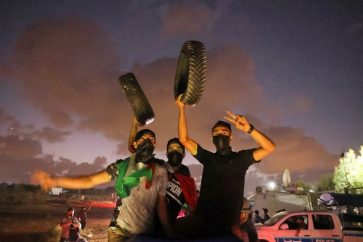 Des jeunes Gazaouis participant aux actions de confusion nocturne