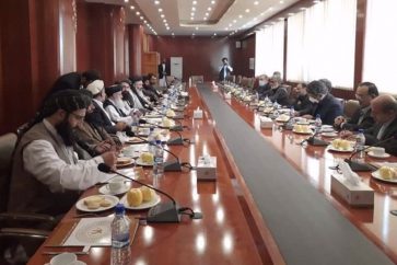 La rencontre entre le gouverneur de la province iranienne de Khorassan Razavi et les responsables des talibans en Afghanistan. ©Tasnim