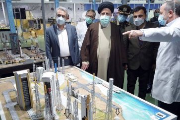 Le président Ebrahim Raïssi visite l'exposition de nouveaux acquis dans les domaines spatiaux, vendredi 26 novembre 2021. @Mashregh News