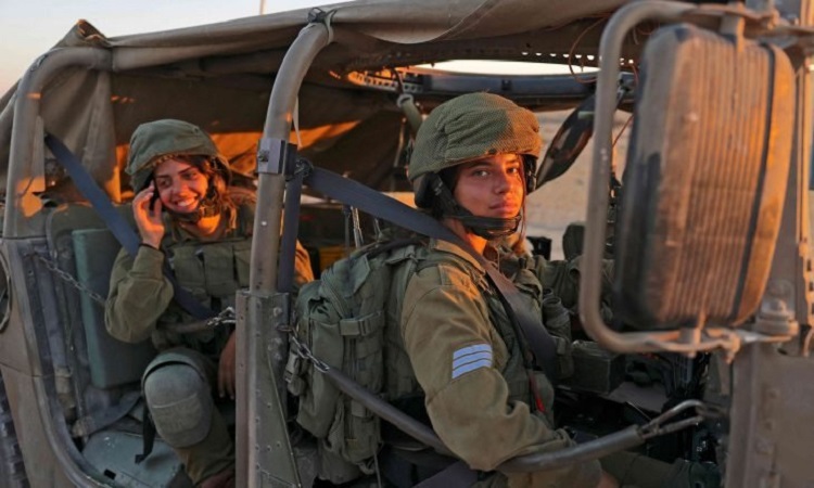 Des soldates israéliennes