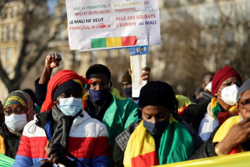 Des Maliens opposés à la présence militaire française dans leur pays.