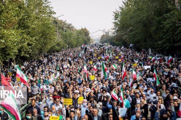 Des centaines de milliers d'Iraniens sont descendus dans les rues pour appeler les autorités à punir les auteurs de l'attaque terroriste à Chiraz.