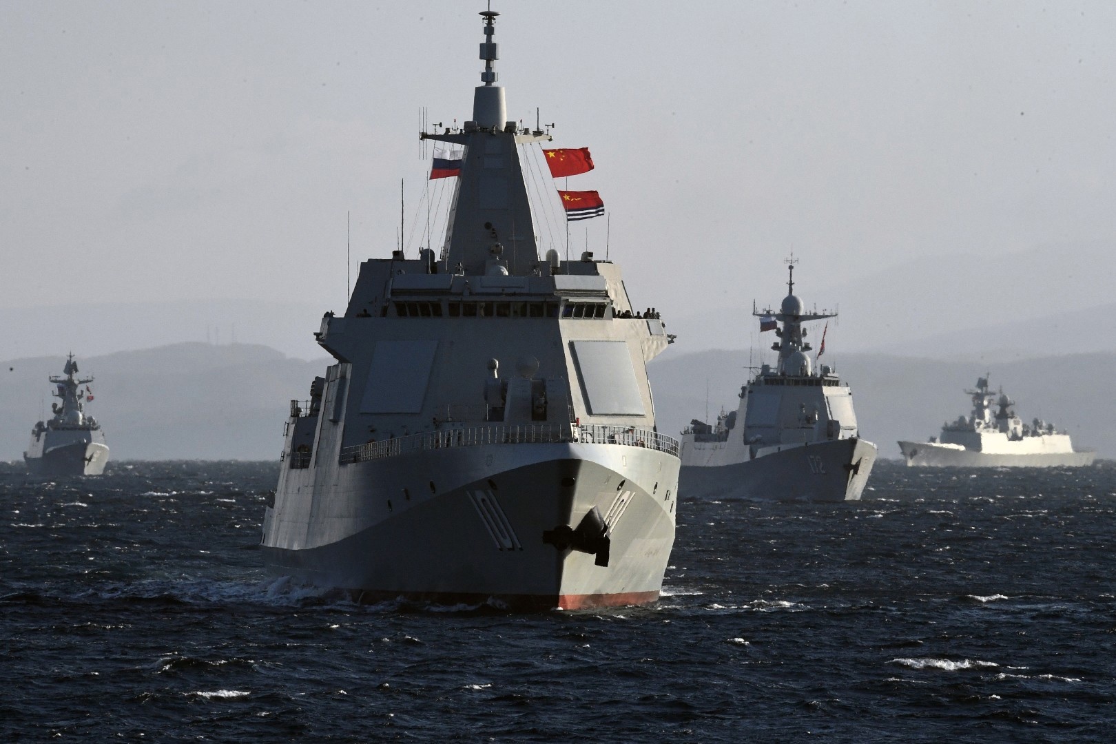 Manœuvres navales sino-russes en mer du Japon en 2021