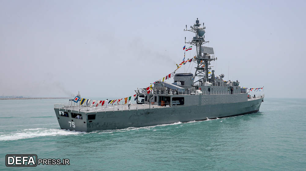 Le destroyer Dena de l'armée iranienne. ©DEFA Press