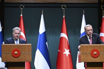 Les présidents finlandais et turc Sauli Niinistö et Recep Tayeb Erdogan.