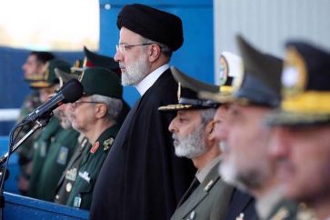 Le président iranien Ebrahim Raïssi au défilé marquant la Journée nationale de l'armée à Téhéran le 18 avril 2023. ©IRNA