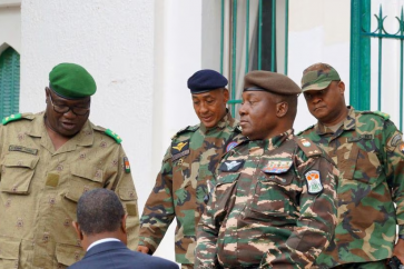 Le général putschiste Abdourahmane Tiani, et d'autres commandants de l'armée, à Niamey au Niger, le 28 juillet 2023.