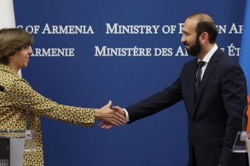 La ministre française des Affaires étrangères Catherine Colonna et son homologue arménien Ararat Mirzoyan à Erevan, le 3 octobre 2023.