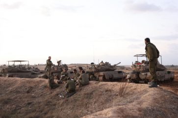 Des soldats israéliens à la frontière avec Gaza.
