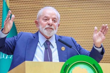 Le président brésilien, Luiz Inacio Lula da Silva, s'exprimant lors de la cérémonie d'ouverture de la 37e session ordinaire de l'Assemblée de l'Union africaine (UA) au siège de l'UA à Addis-Abeba, le 17 février 2024. © AFP